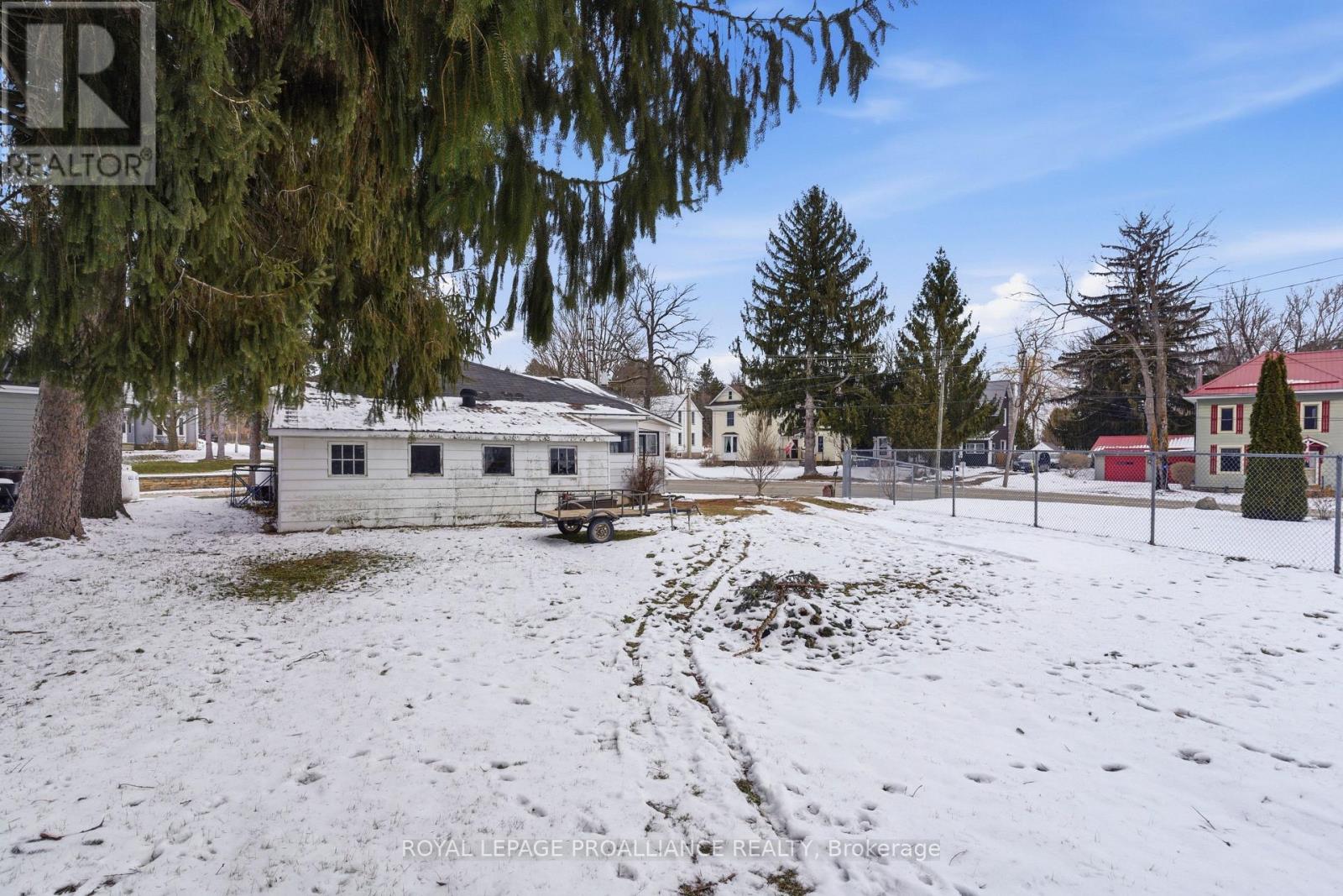 18 Quabbin Road, Front Of Yonge, Ontario  K0E 1R0 - Photo 25 - X12923414