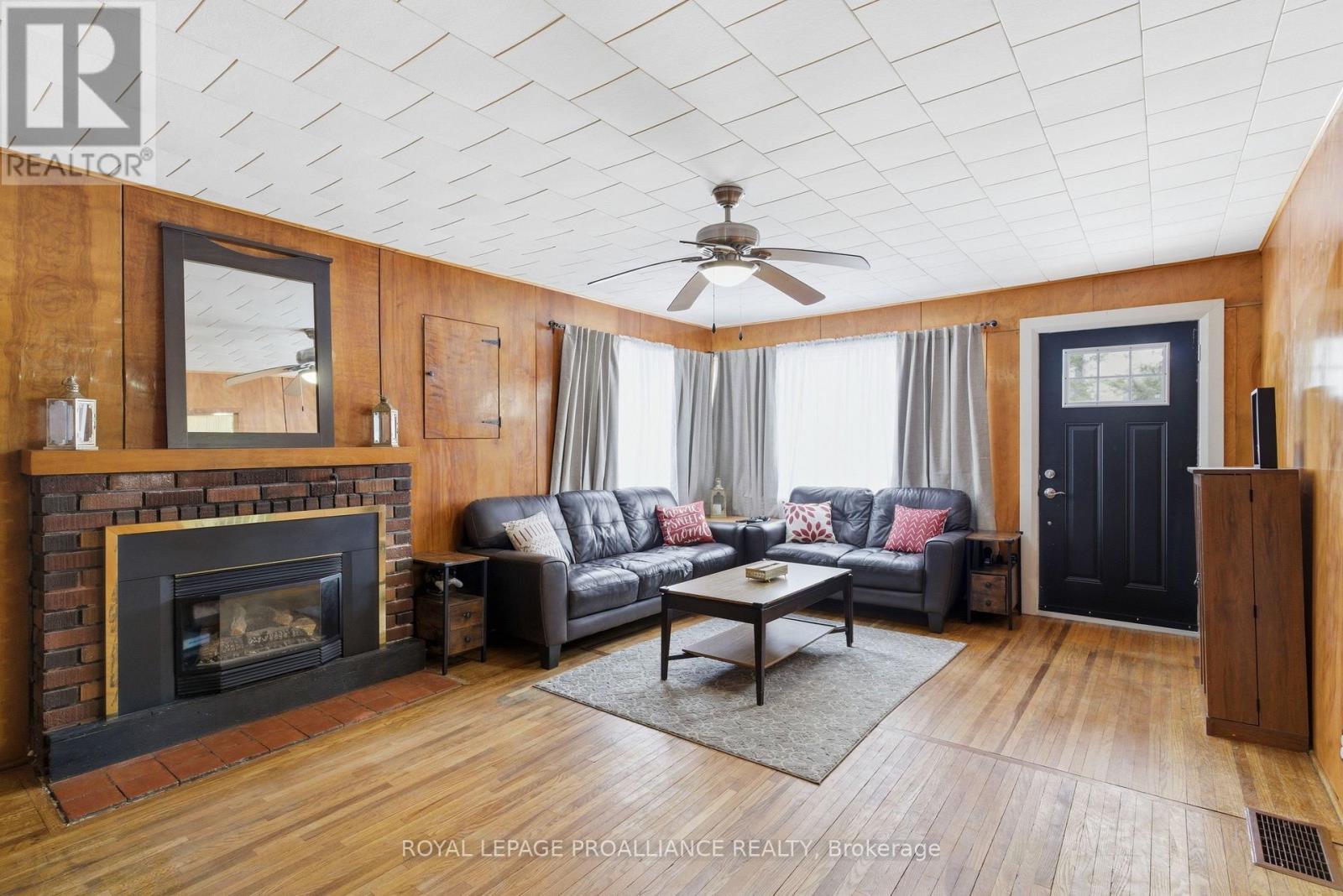 18 Quabbin Road, Front Of Yonge, Ontario  K0E 1R0 - Photo 5 - X12923414