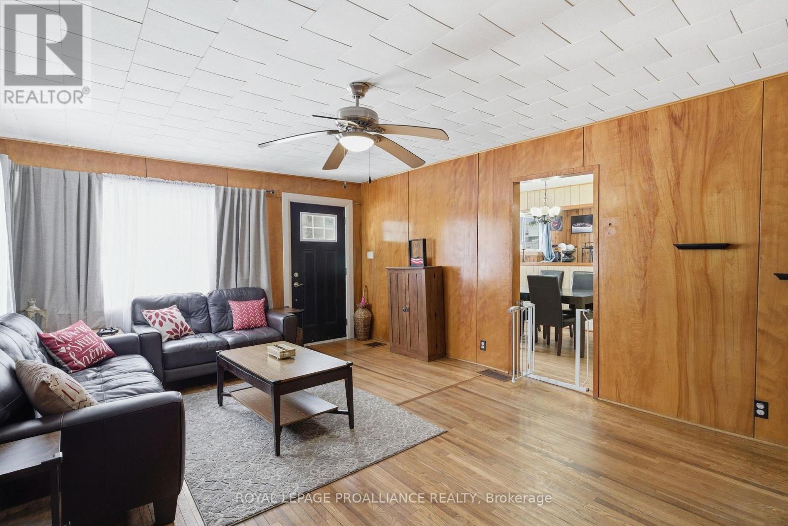 18 Quabbin Road, Front Of Yonge, Ontario  K0E 1R0 - Photo 7 - X12923414