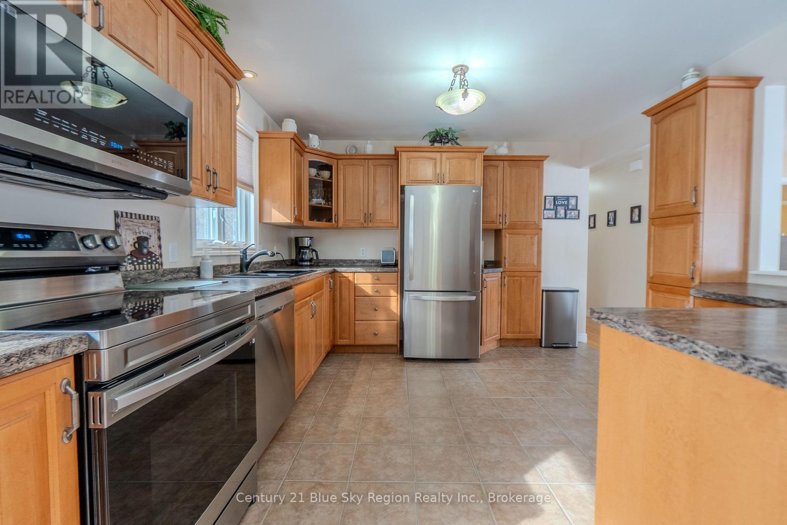 165 Carmichael Drive, North Bay, Ontario  P1B 8G2 - Photo 2 - X12923478