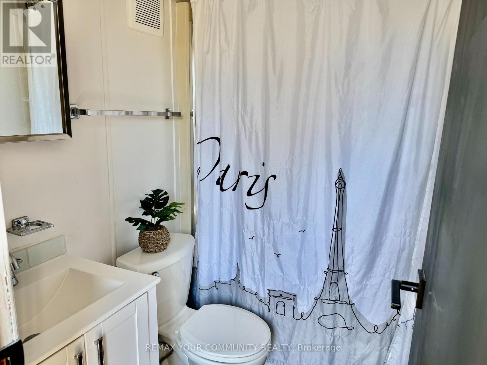 204 - 285 Crydermans Side Road, Georgina (Baldwin), Ontario  L0E 1A0 - Photo 10 - N12923332