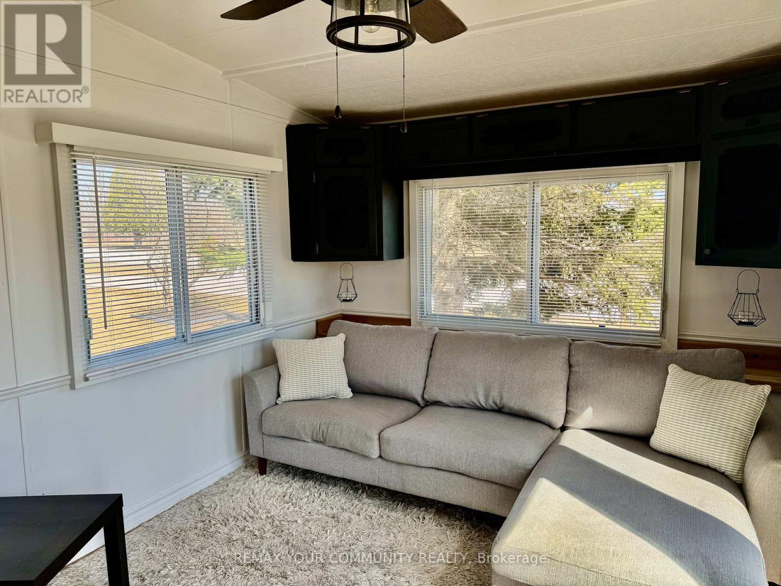 204 - 285 Crydermans Side Road, Georgina (Baldwin), Ontario  L0E 1A0 - Photo 3 - N12923332