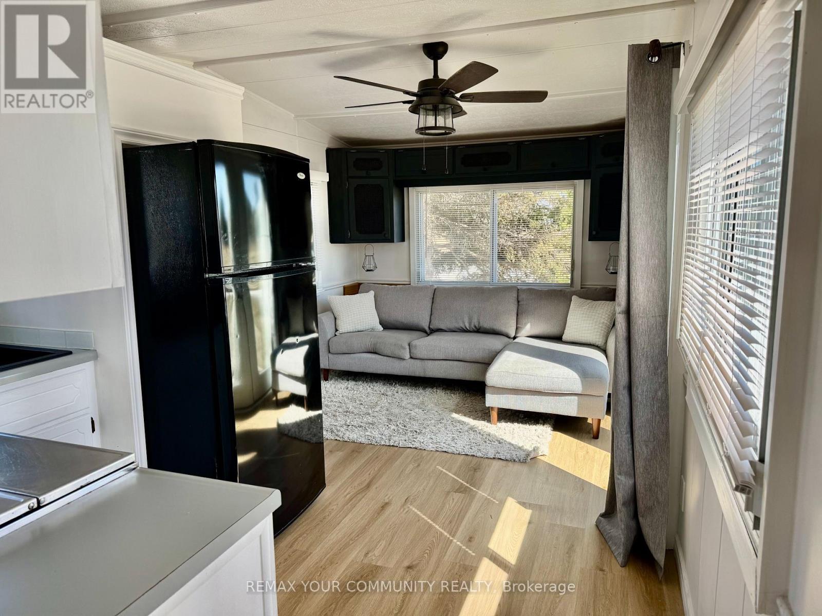 204 - 285 Crydermans Side Road, Georgina (Baldwin), Ontario  L0E 1A0 - Photo 4 - N12923332