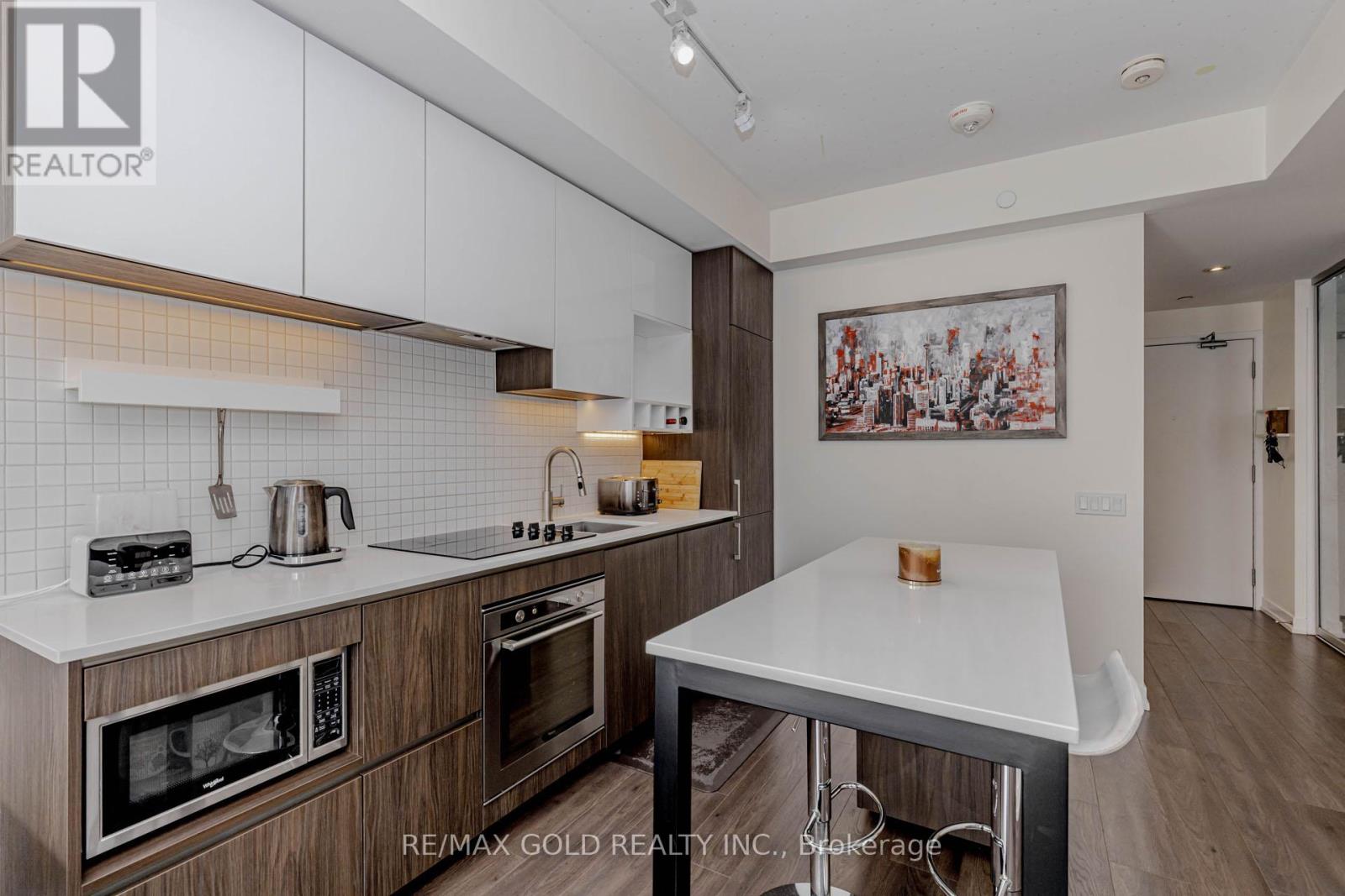 502 - 5 Buttermill Avenue, Vaughan, Ontario  L4K 0J7 - Photo 11 - N12923392