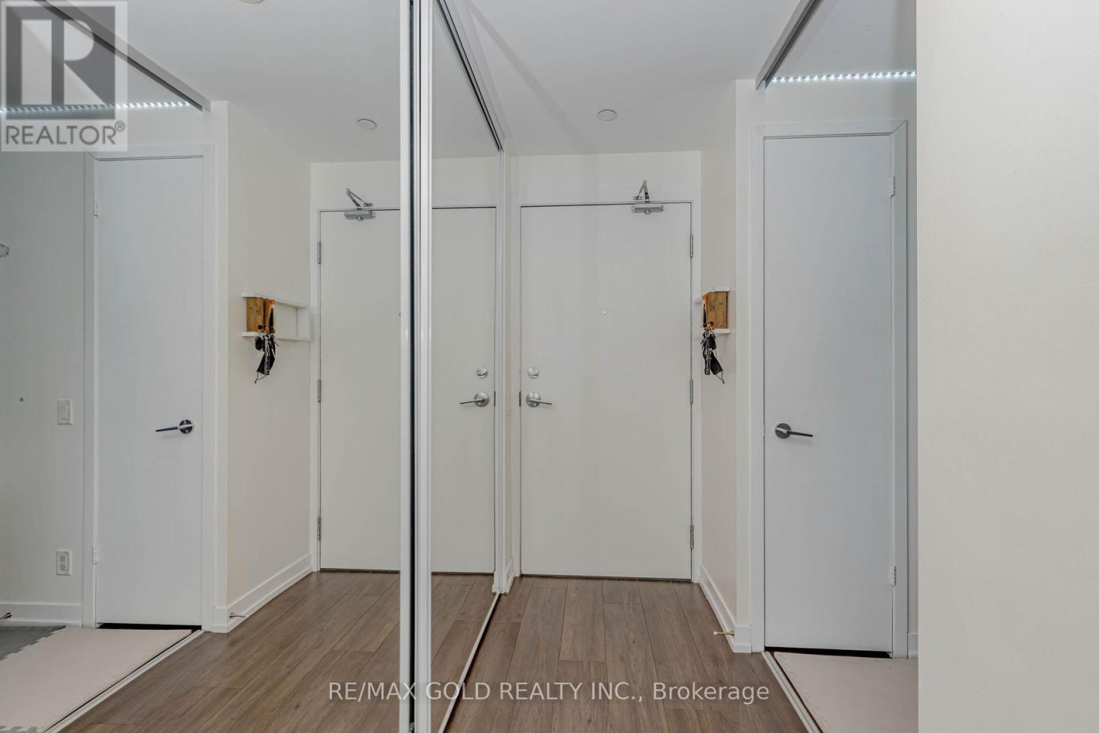 502 - 5 Buttermill Avenue, Vaughan, Ontario  L4K 0J7 - Photo 6 - N12923392