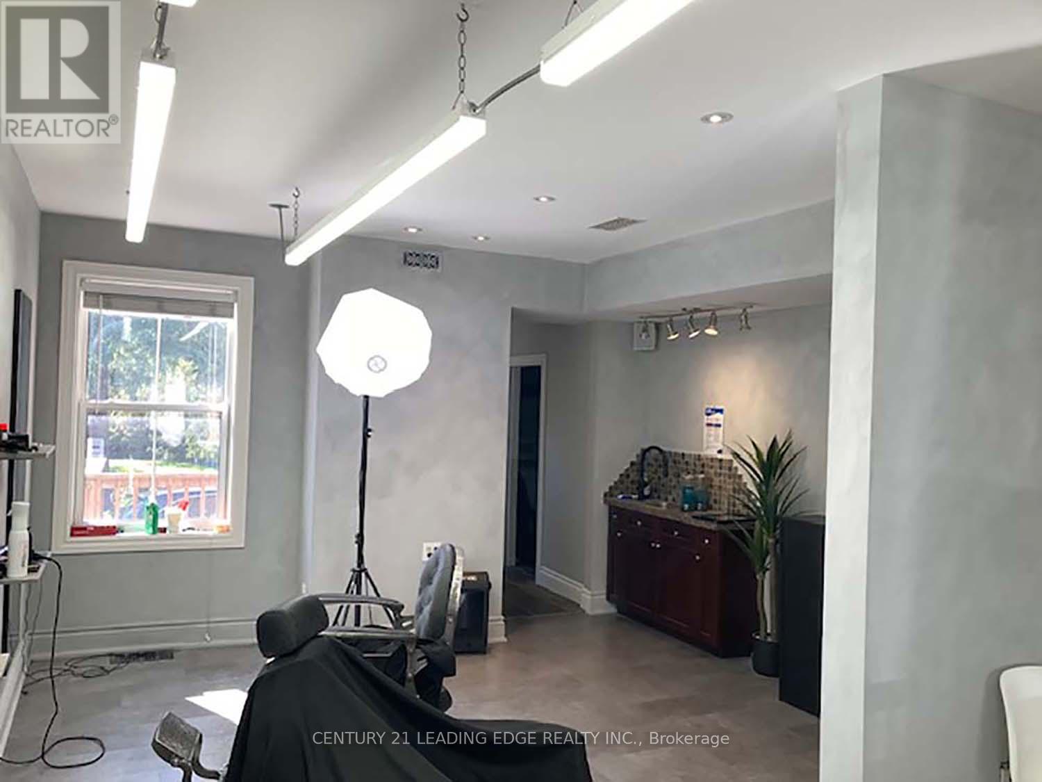 First Floor - 6391 Main Street, Whitchurch-Stouffville (Stouffville), Ontario  L4A 1G4 - Photo 8 - N12923396