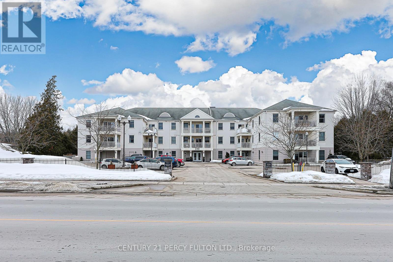 211 - 220 Main Street N, Uxbridge, Ontario  L9P 0B6 - Photo 2 - N12923492