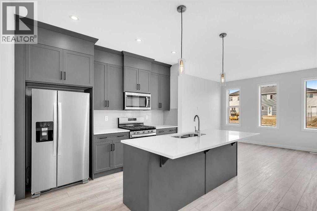 16 Amblefield Avenue Nw, Calgary, Alberta  T3P 2C1 - Photo 4 - A2267566