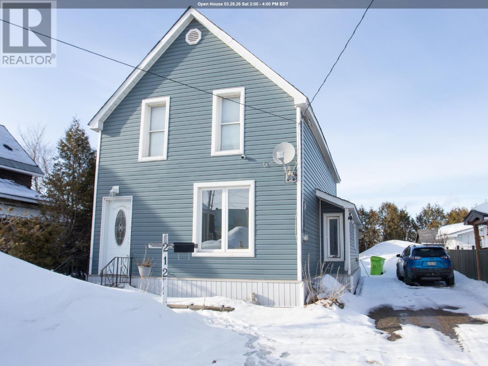 212 Wallace Ter, Sault Ste. Marie, Ontario P6C 1K6 - Photo 1 - SM260542