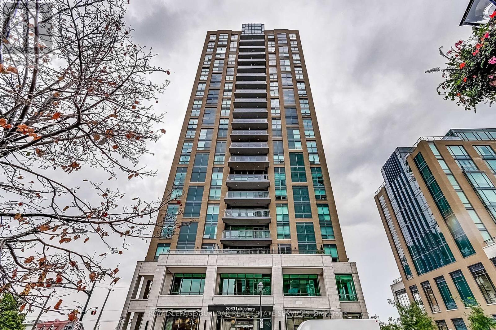 305 - 2060 LAKESHORE ROAD, Burlington, Ontario