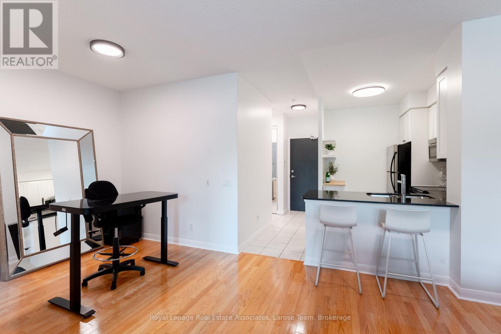 102 - 225 Sherway Gardens Road, Toronto, Ontario  M9C 0A3 - Photo 11 - W12923358