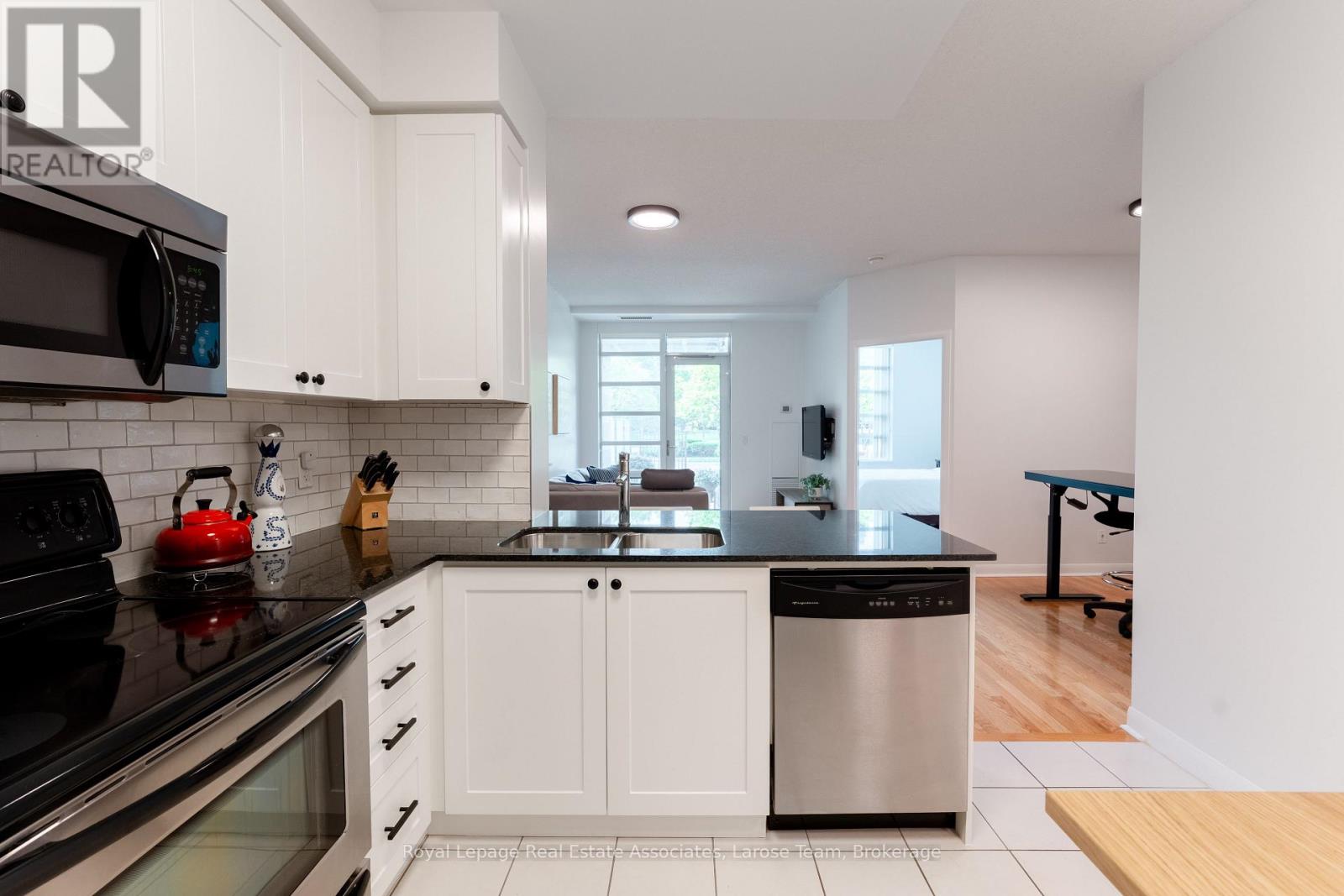 102 - 225 Sherway Gardens Road, Toronto, Ontario  M9C 0A3 - Photo 8 - W12923358