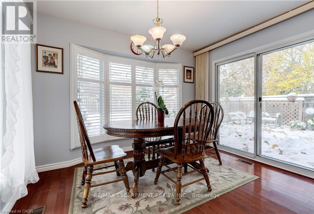 1151 Manor Road, Oakville, Ontario  L6M 1G3 - Photo 14 - W12923378