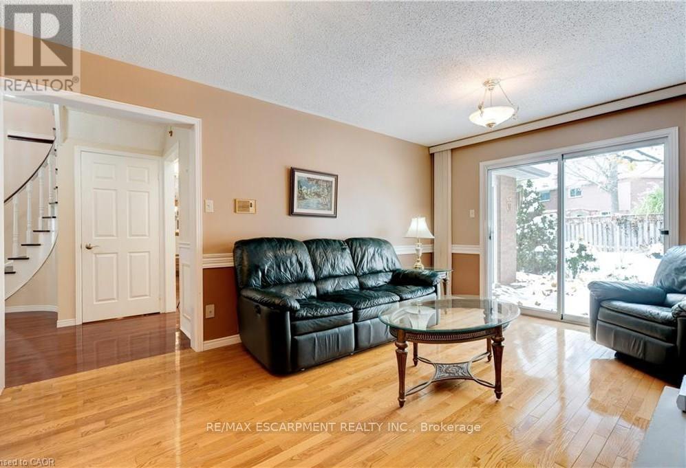 1151 Manor Road, Oakville, Ontario  L6M 1G3 - Photo 15 - W12923378