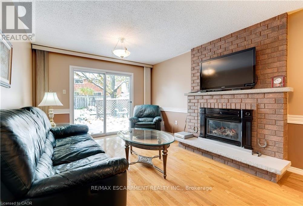 1151 Manor Road, Oakville, Ontario  L6M 1G3 - Photo 16 - W12923378