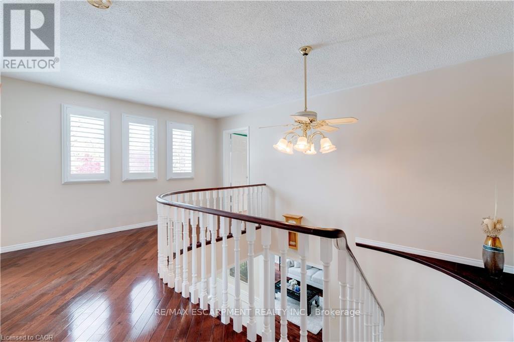 1151 Manor Road, Oakville, Ontario  L6M 1G3 - Photo 20 - W12923378