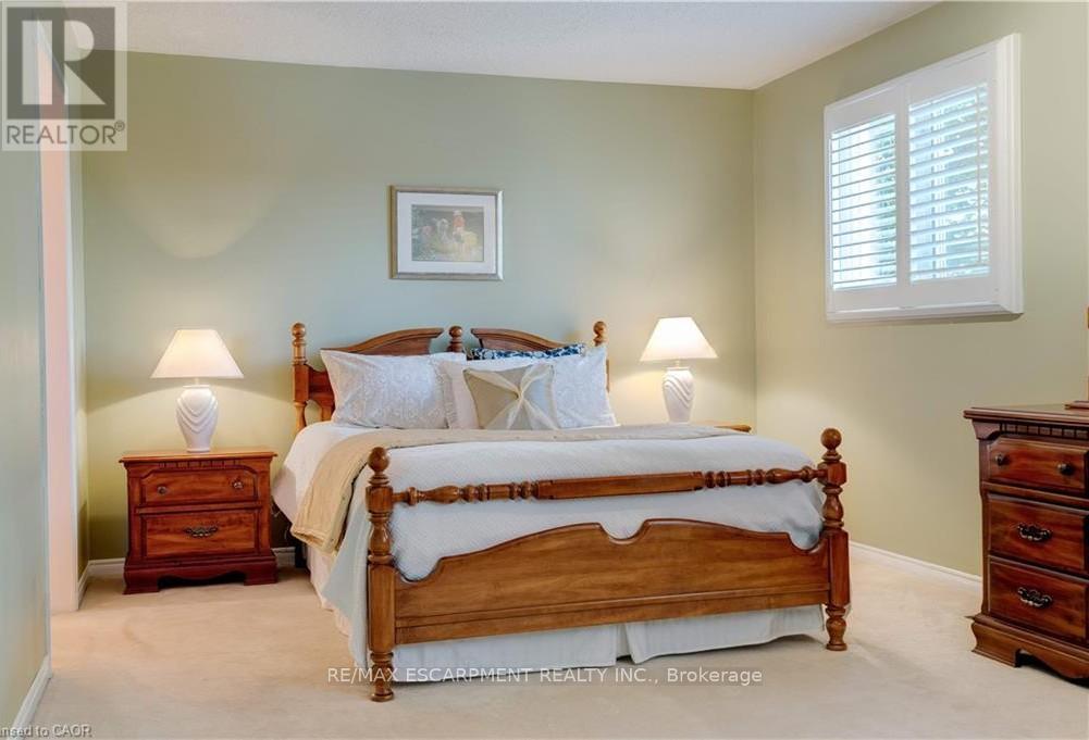 1151 Manor Road, Oakville, Ontario  L6M 1G3 - Photo 22 - W12923378