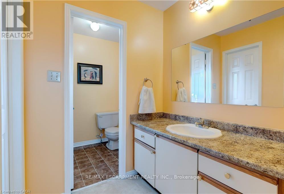 1151 Manor Road, Oakville, Ontario  L6M 1G3 - Photo 25 - W12923378