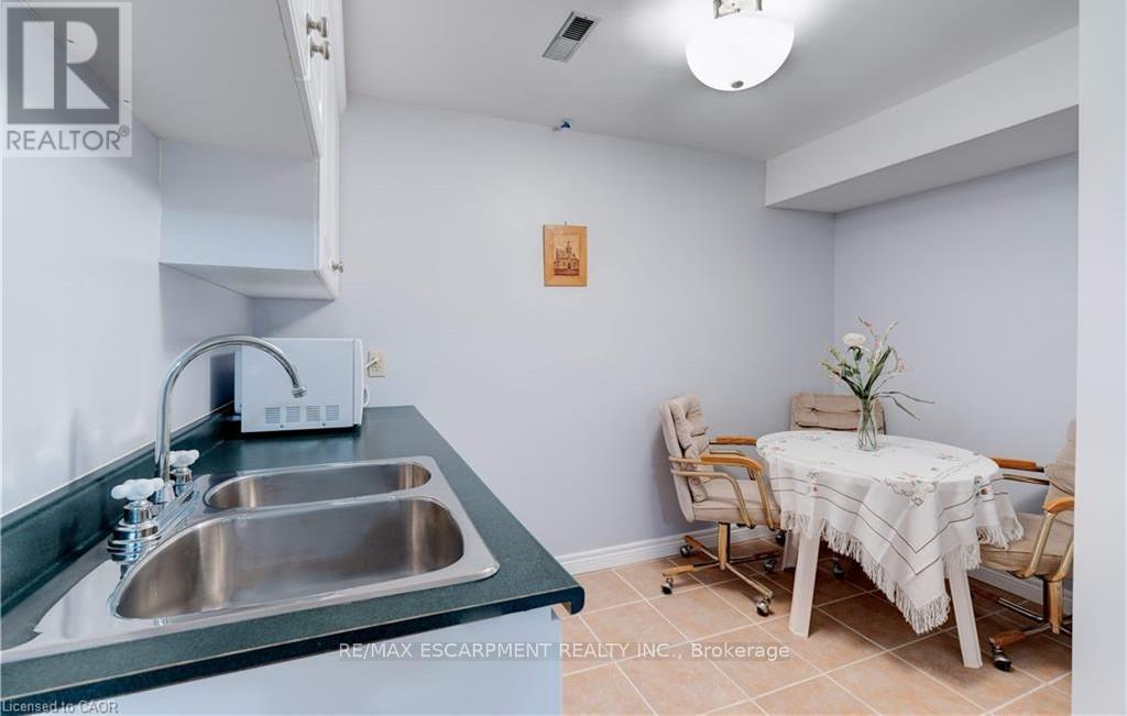 1151 Manor Road, Oakville, Ontario  L6M 1G3 - Photo 36 - W12923378