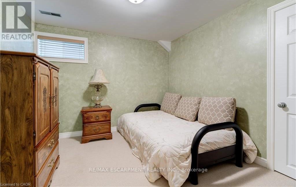 1151 Manor Road, Oakville, Ontario  L6M 1G3 - Photo 37 - W12923378