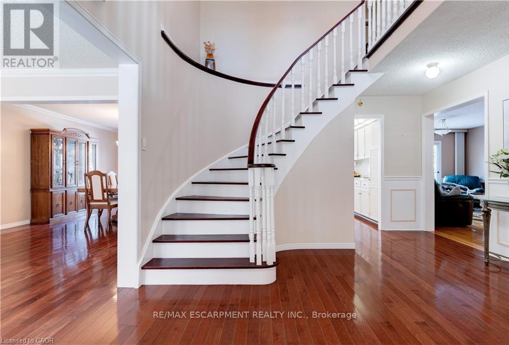 1151 Manor Road, Oakville, Ontario  L6M 1G3 - Photo 4 - W12923378