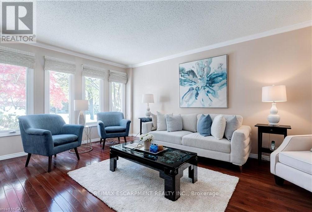 1151 Manor Road, Oakville, Ontario  L6M 1G3 - Photo 6 - W12923378