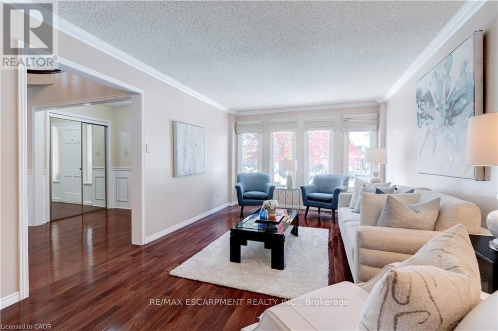 1151 Manor Road, Oakville, Ontario  L6M 1G3 - Photo 8 - W12923378