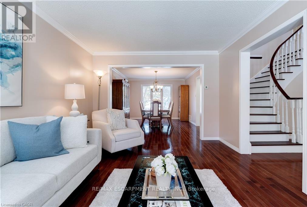 1151 Manor Road, Oakville, Ontario  L6M 1G3 - Photo 9 - W12923378