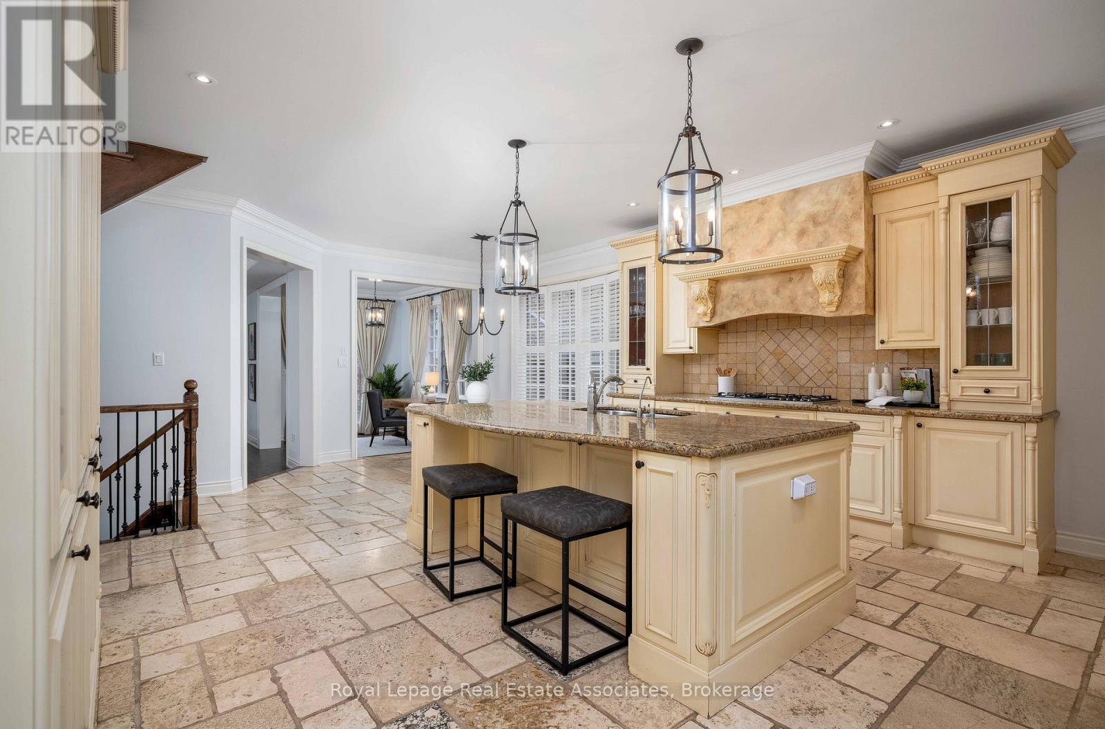 1175 Riverbank Way, Oakville, Ontario  L6H 6X4 - Photo 12 - W12923402