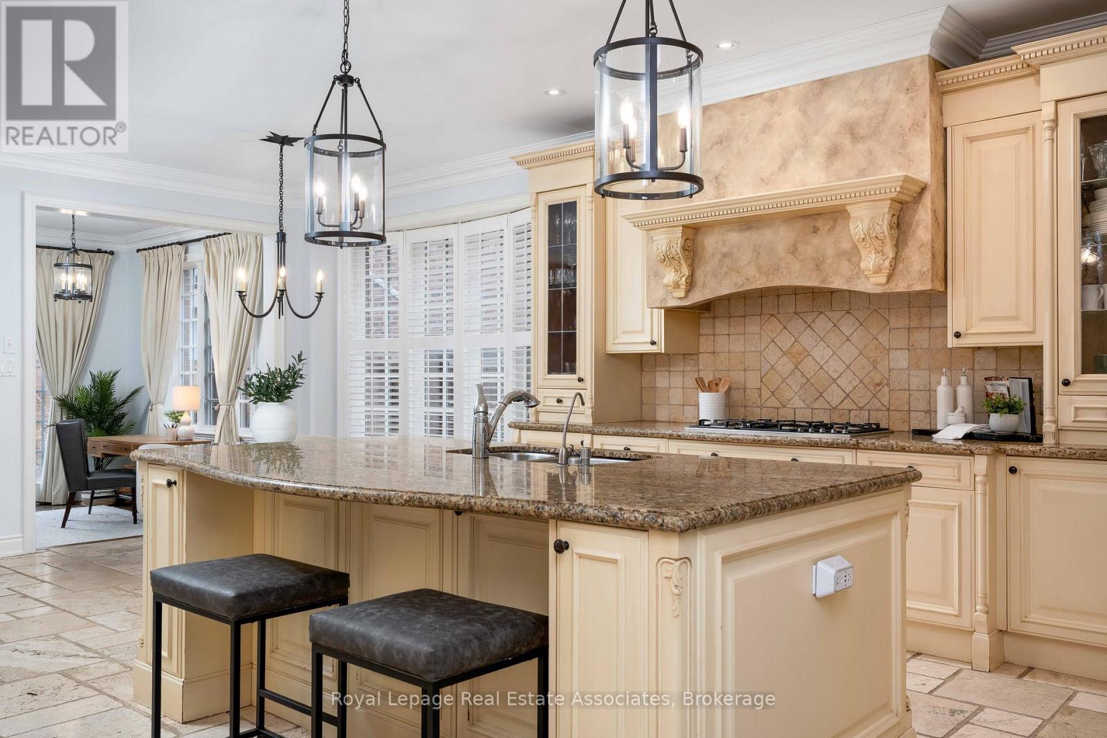 1175 Riverbank Way, Oakville, Ontario  L6H 6X4 - Photo 13 - W12923402