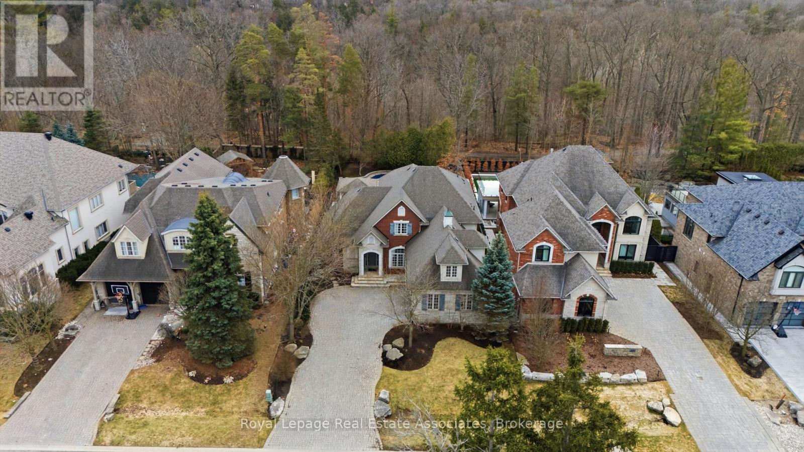 1175 Riverbank Way, Oakville, Ontario  L6H 6X4 - Photo 2 - W12923402