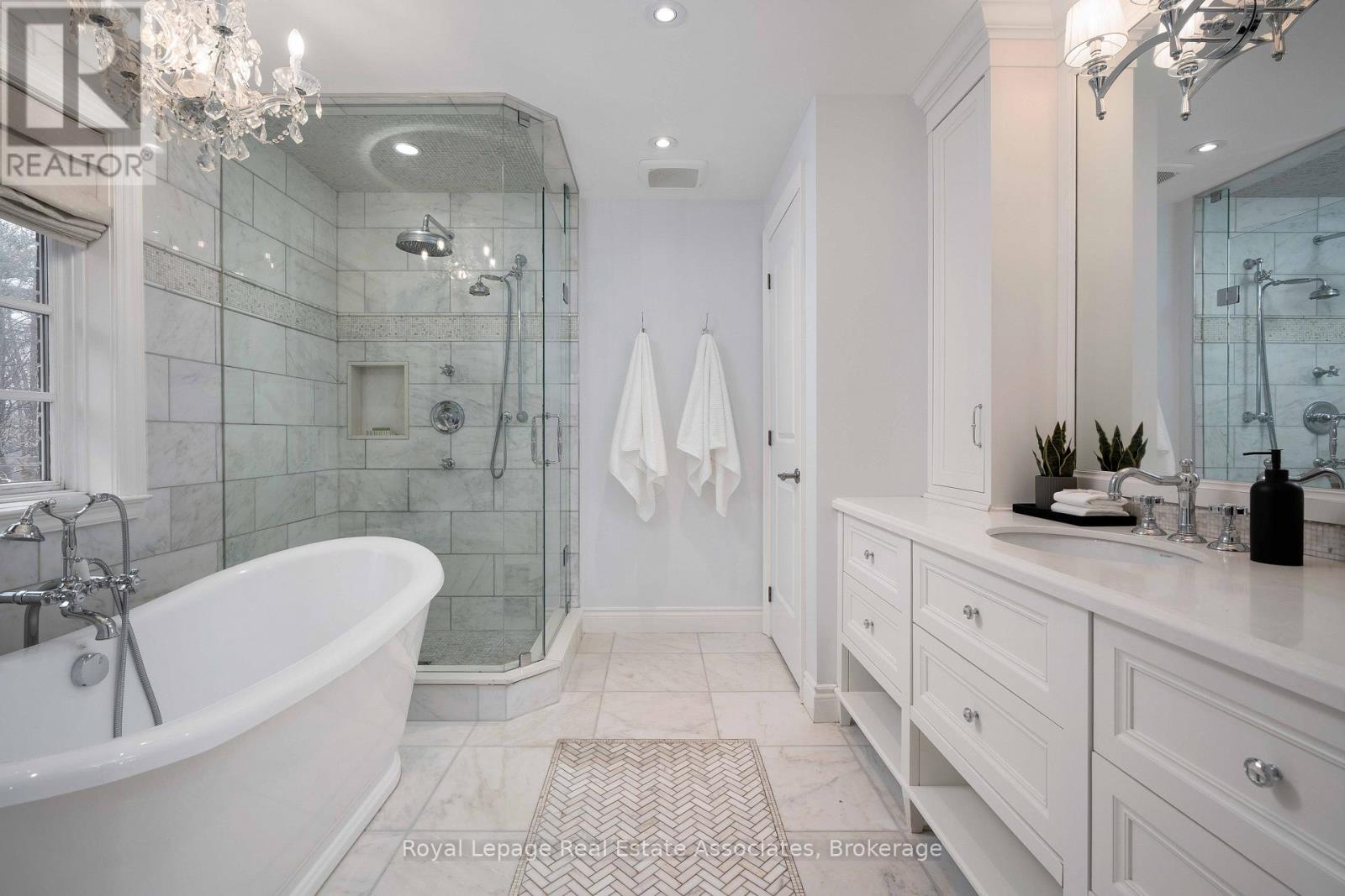 1175 Riverbank Way, Oakville, Ontario  L6H 6X4 - Photo 23 - W12923402