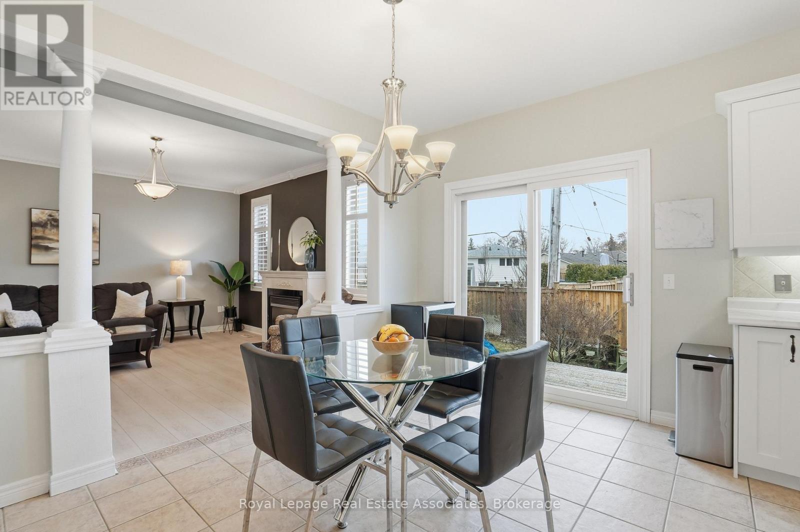 486 Delaney Court, Burlington, Ontario  L7L 5T7 - Photo 17 - W12923430