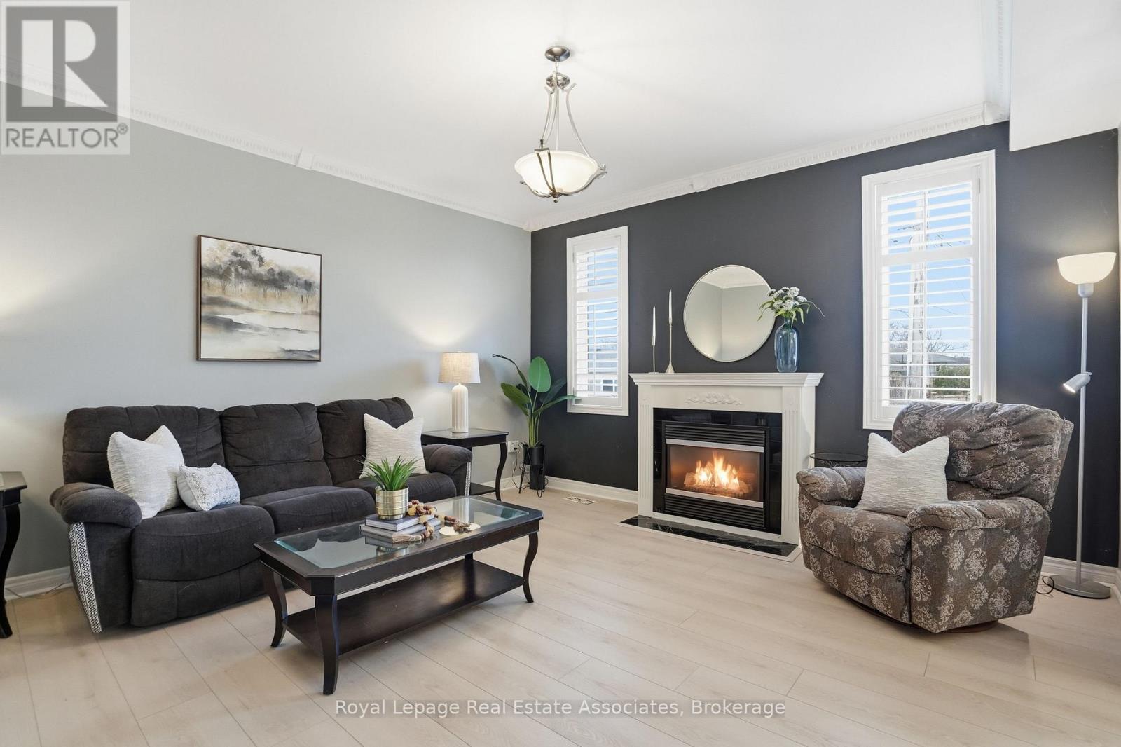 486 Delaney Court, Burlington, Ontario  L7L 5T7 - Photo 18 - W12923430