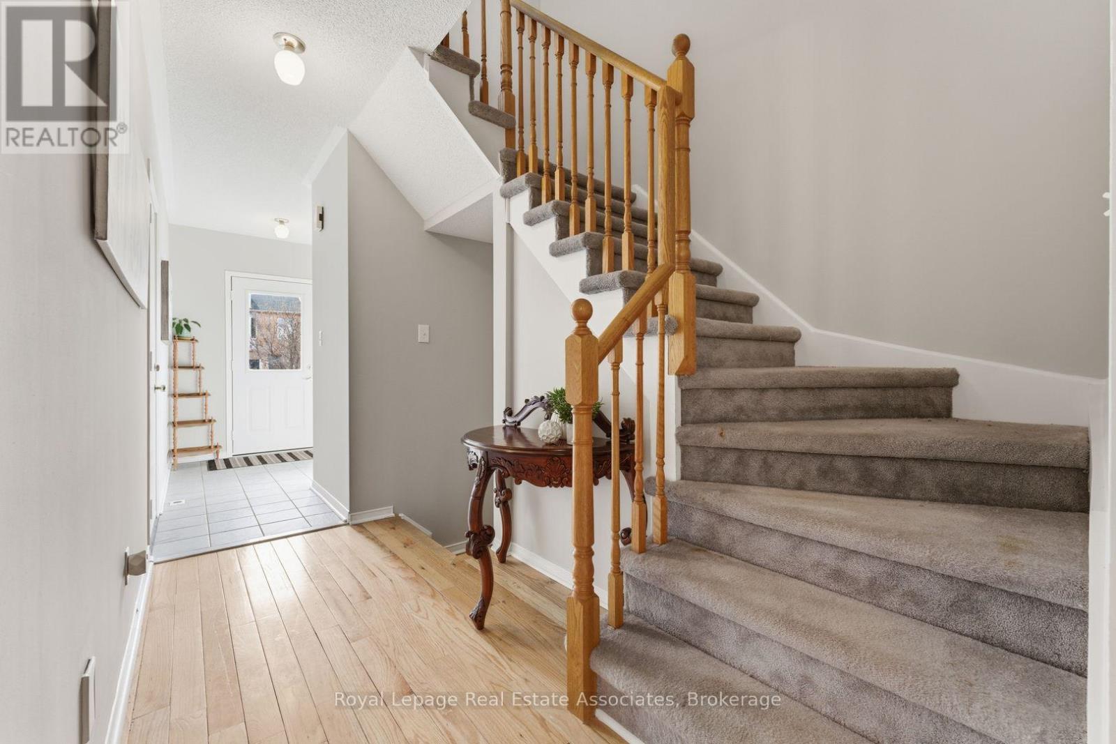 27 - 819 Village Green Boulevard, Mississauga, Ontario  L5E 3H7 - Photo 8 - W12923456