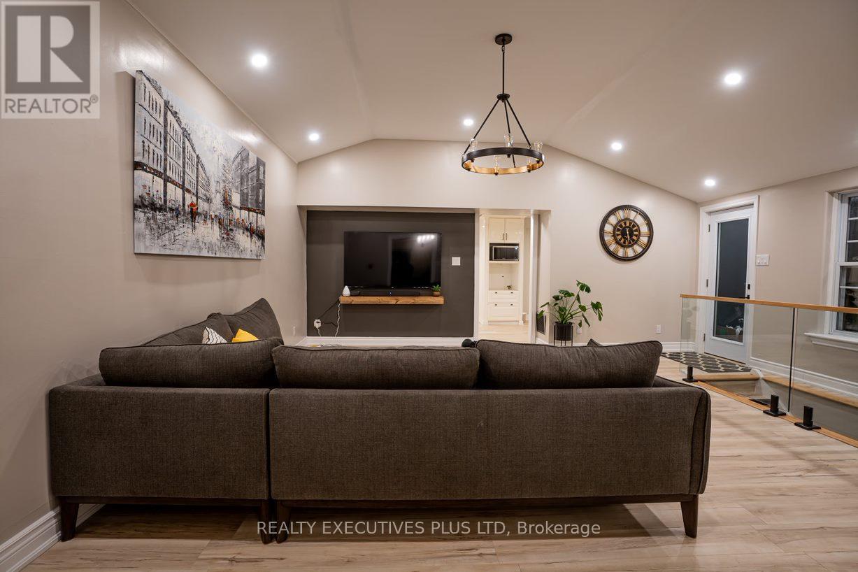 2300 Olde Base Line Road, Caledon, Ontario  L7C 0J3 - Photo 3 - W12923470