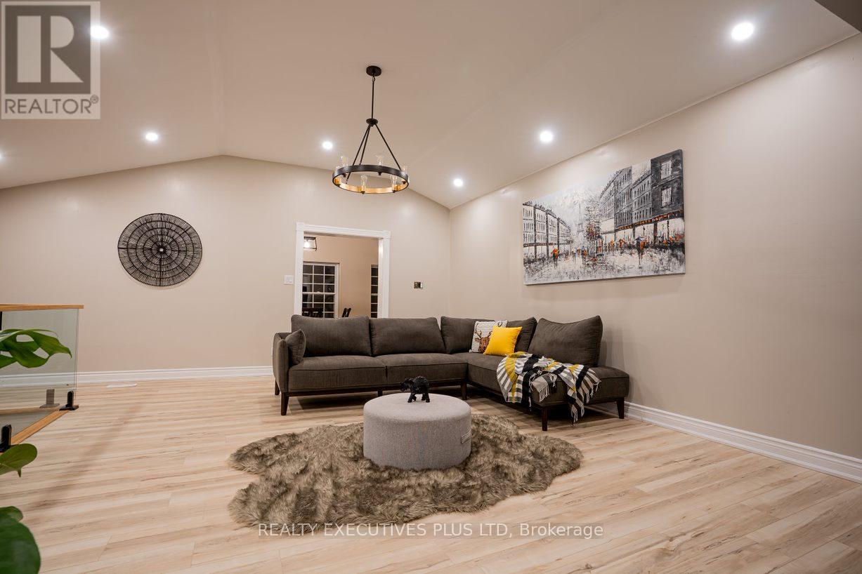 2300 Olde Base Line Road, Caledon, Ontario  L7C 0J3 - Photo 5 - W12923470