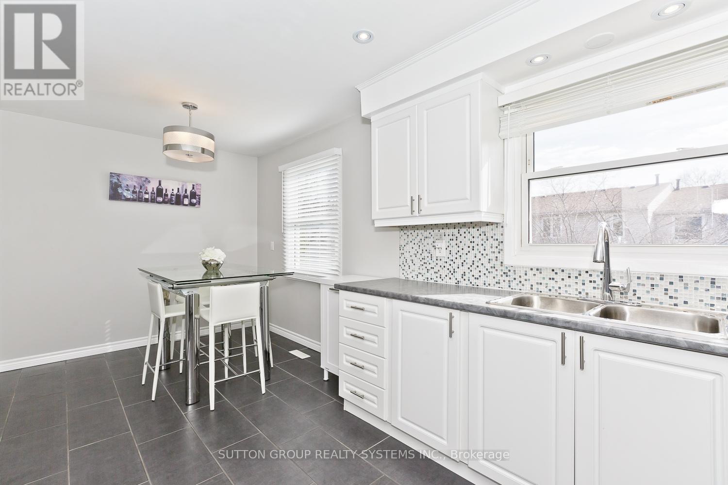 30 - 5878 Montevideo Road, Mississauga, Ontario L5N 2V5 - Photo 9 - W12923474