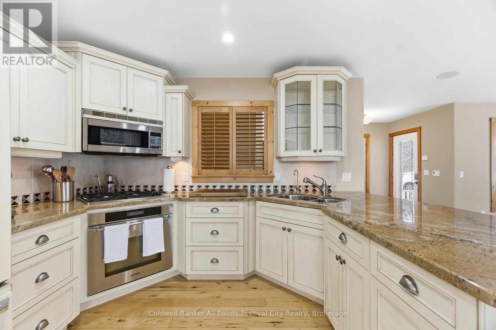 35 Jane Street, Bluewater (Bayfield), Ontario  N0M 1G0 - Photo 14 - X12723440