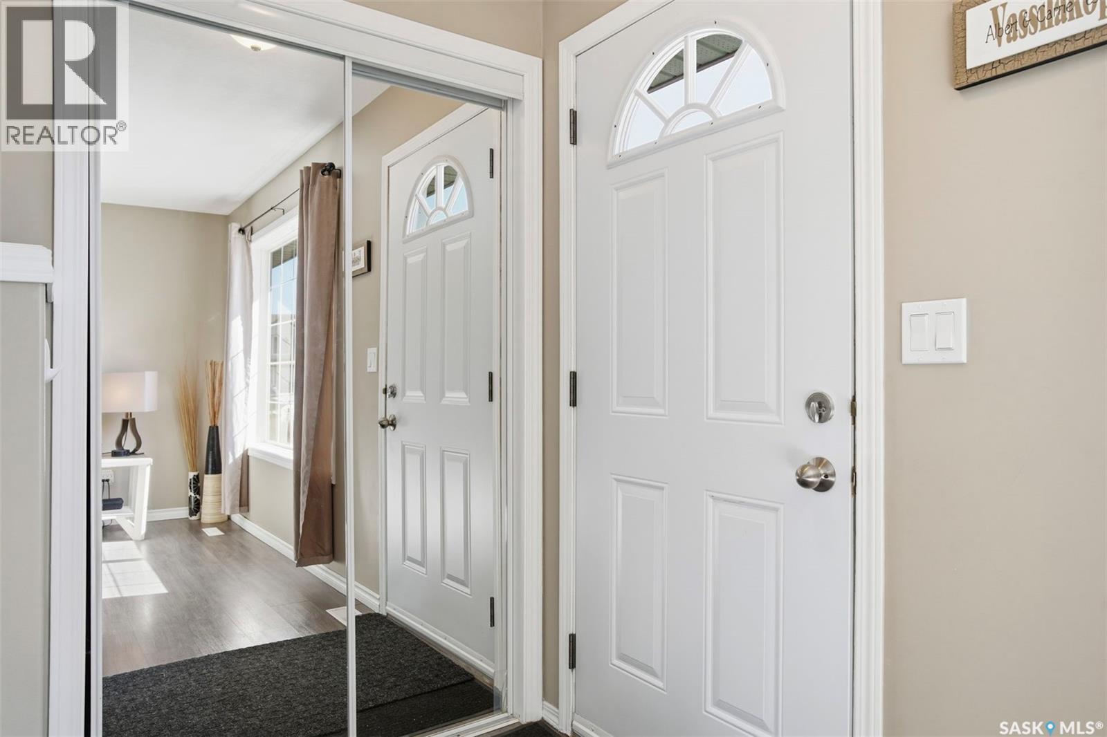 228 670 Kenderdine Road, Saskatoon, Saskatchewan  S7N 4W4 - Photo 2 - SK031333