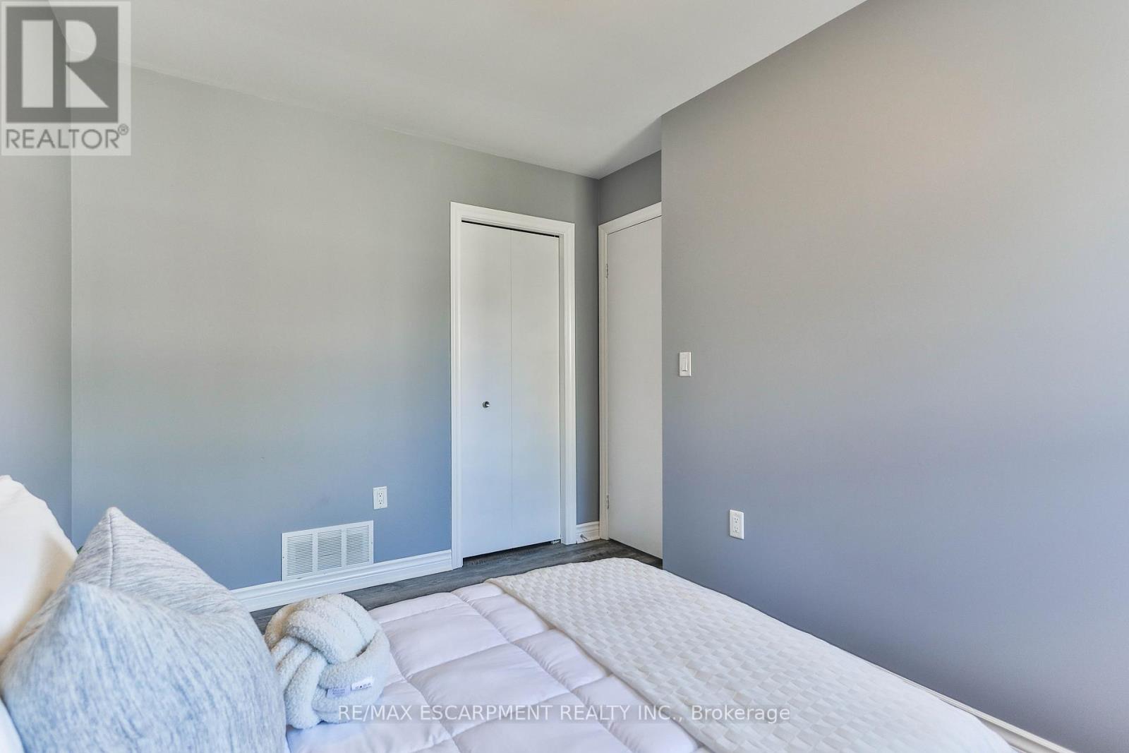 98 Thomas Avenue, Brantford, Ontario  N3S 7V4 - Photo 26 - X12923338