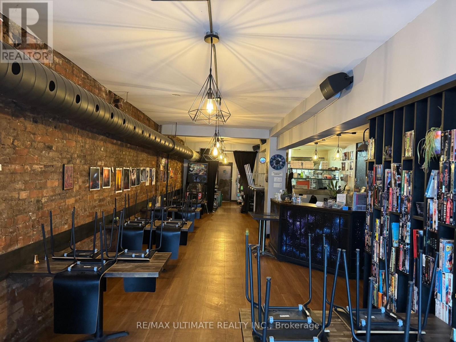 274 James Street N, Hamilton, Ontario L8R 2L3 - Photo 2 - X12923460