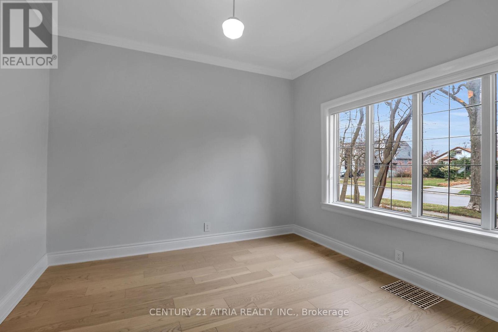 379 Grosvenor Street, London East, Ontario  N6A 1Z2 - Photo 5 - X12923494