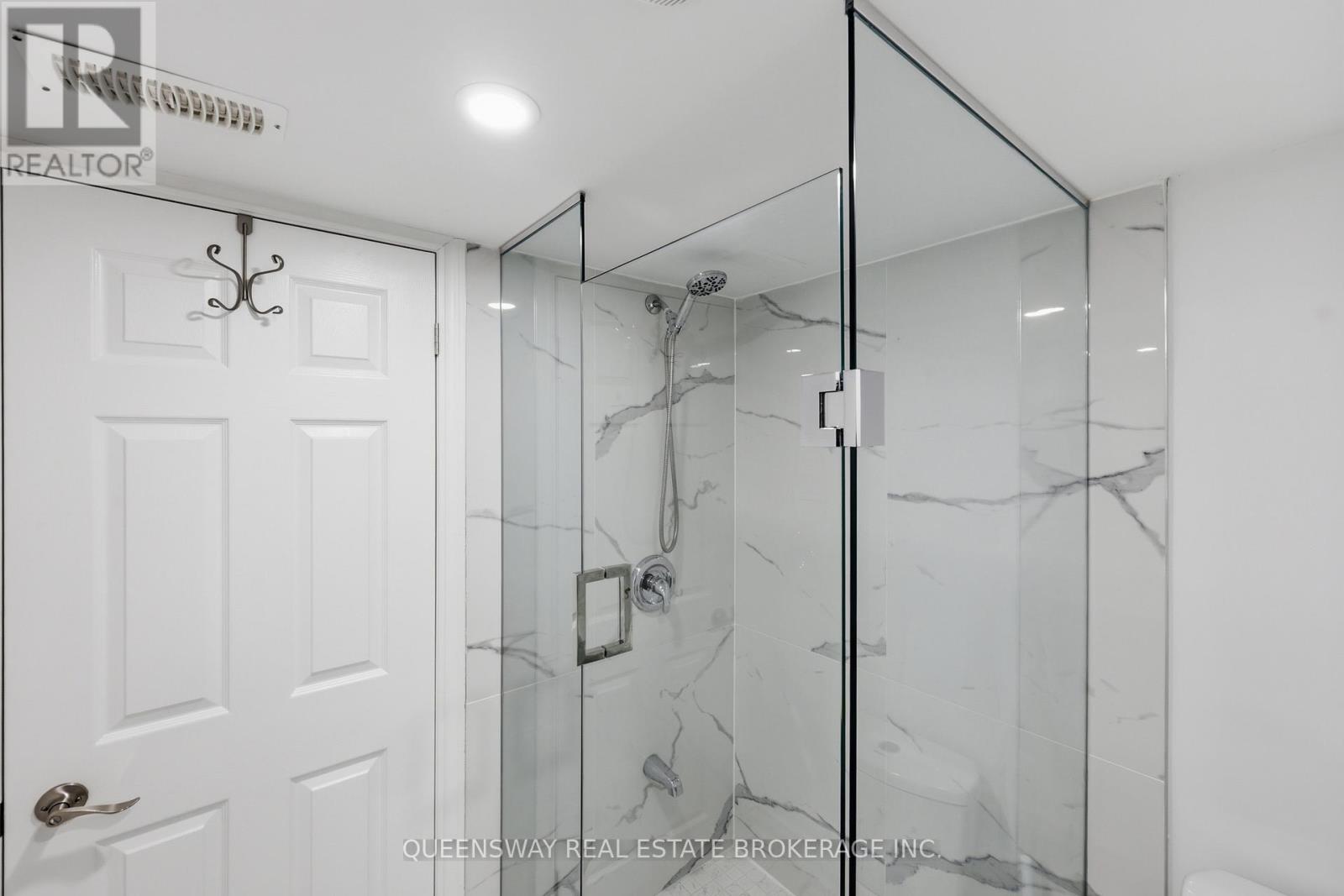 1 - 4196 Longmoor Drive, Burlington, Ontario  L7L 5E3 - Photo 29 - W12916884