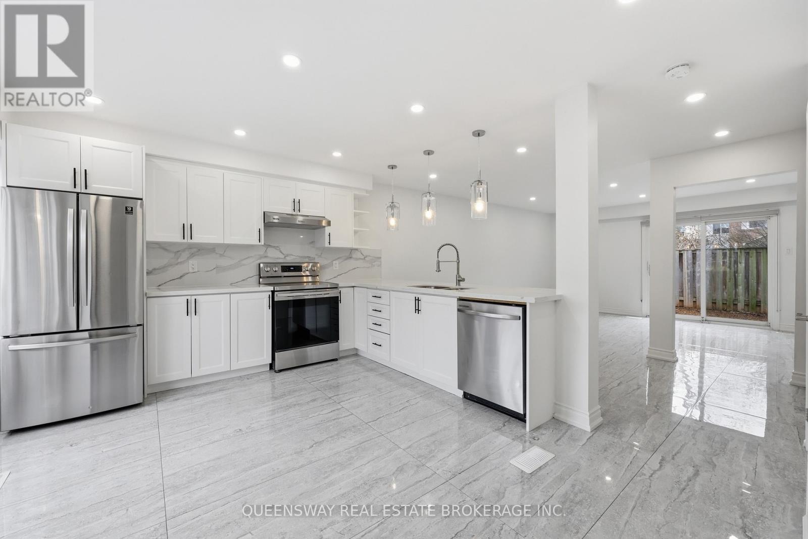 1 - 4196 Longmoor Drive, Burlington, Ontario  L7L 5E3 - Photo 5 - W12916884