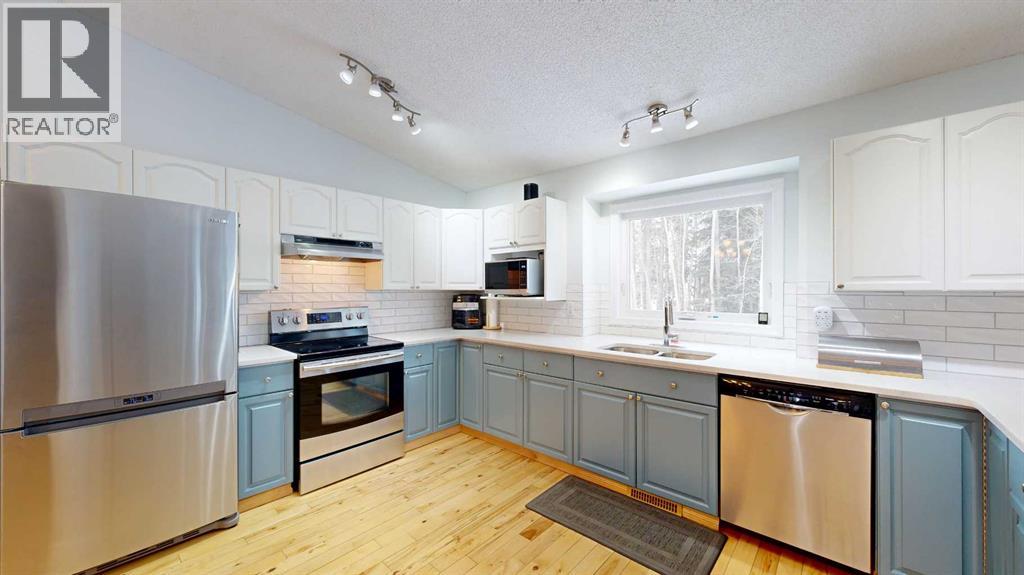 1 Park Lane, Whitecourt, Alberta  T7S 1S3 - Photo 12 - A2296053