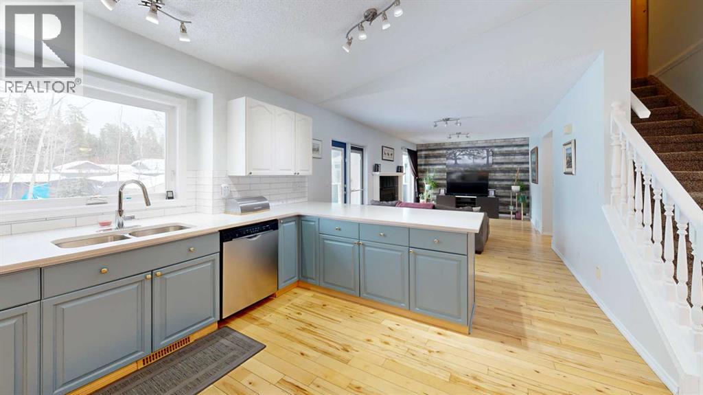 1 Park Lane, Whitecourt, Alberta  T7S 1S3 - Photo 4 - A2296053