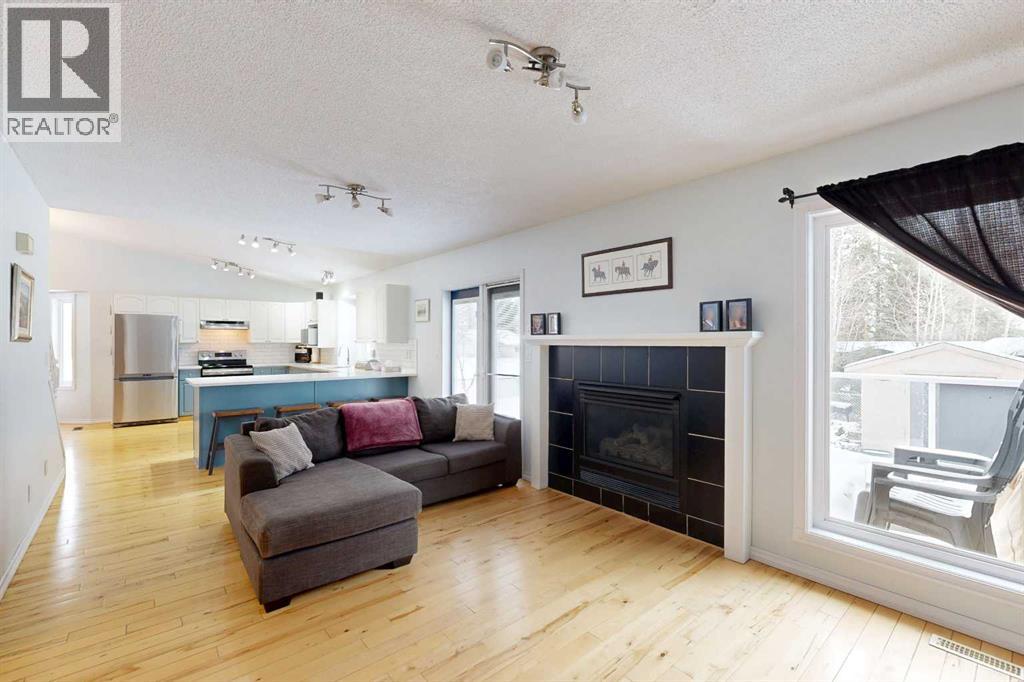 1 Park Lane, Whitecourt, Alberta  T7S 1S3 - Photo 7 - A2296053