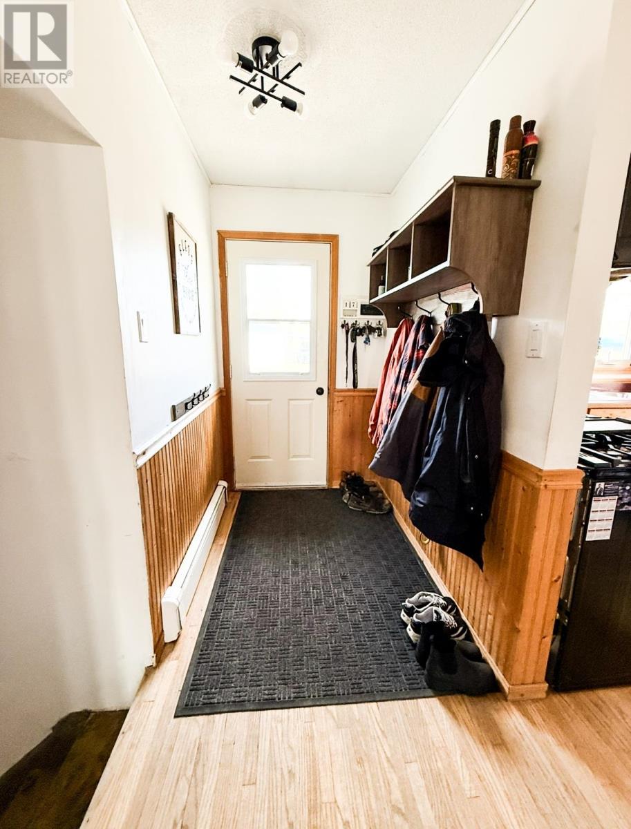 8 John St, Ear Falls, Ontario  P0V 1T0 - Photo 2 - TB2600060