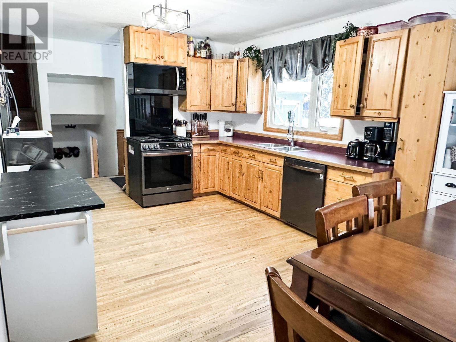 8 John St, Ear Falls, Ontario  P0V 1T0 - Photo 4 - TB2600060